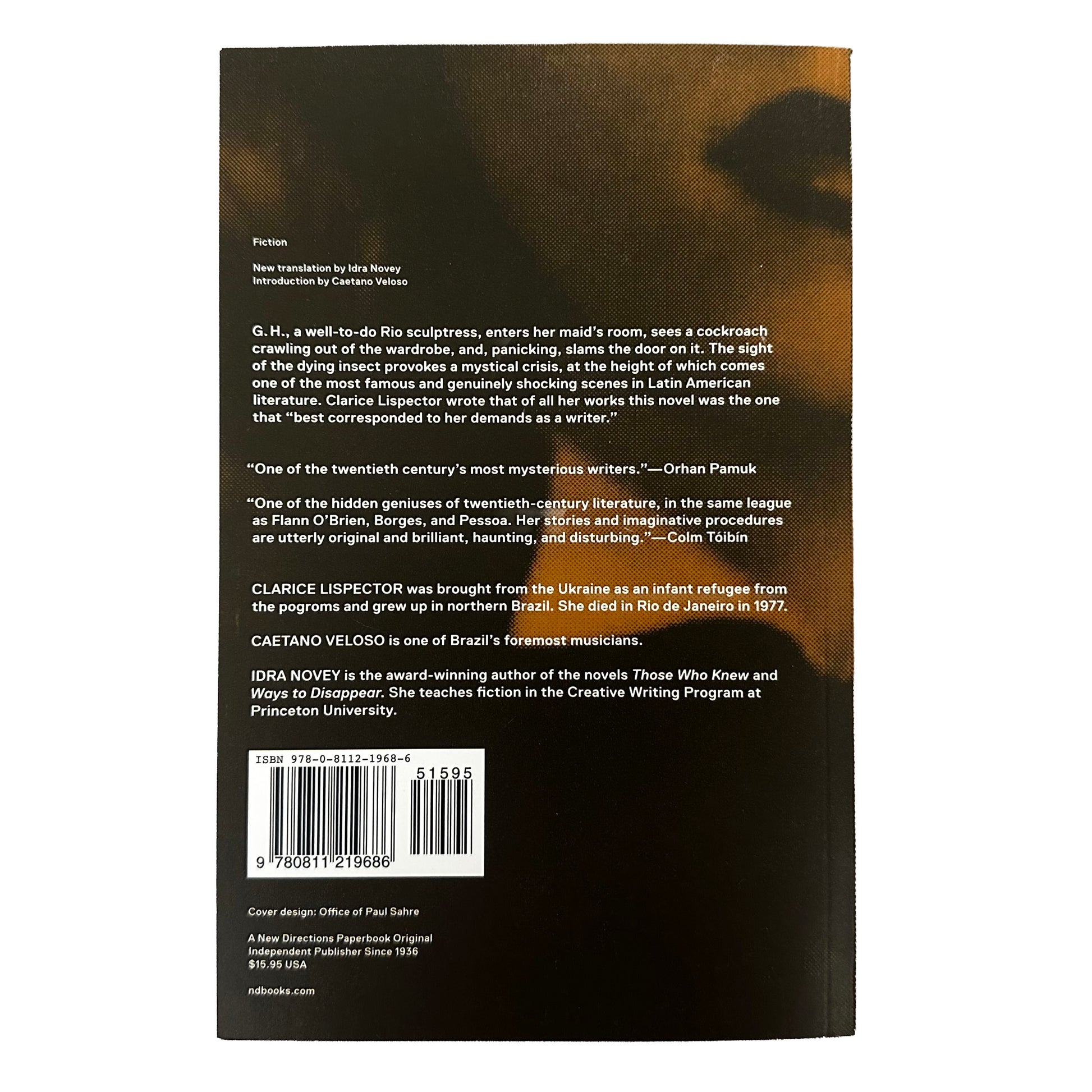 Back cover of The Passion According to G.H. with text and a barcode